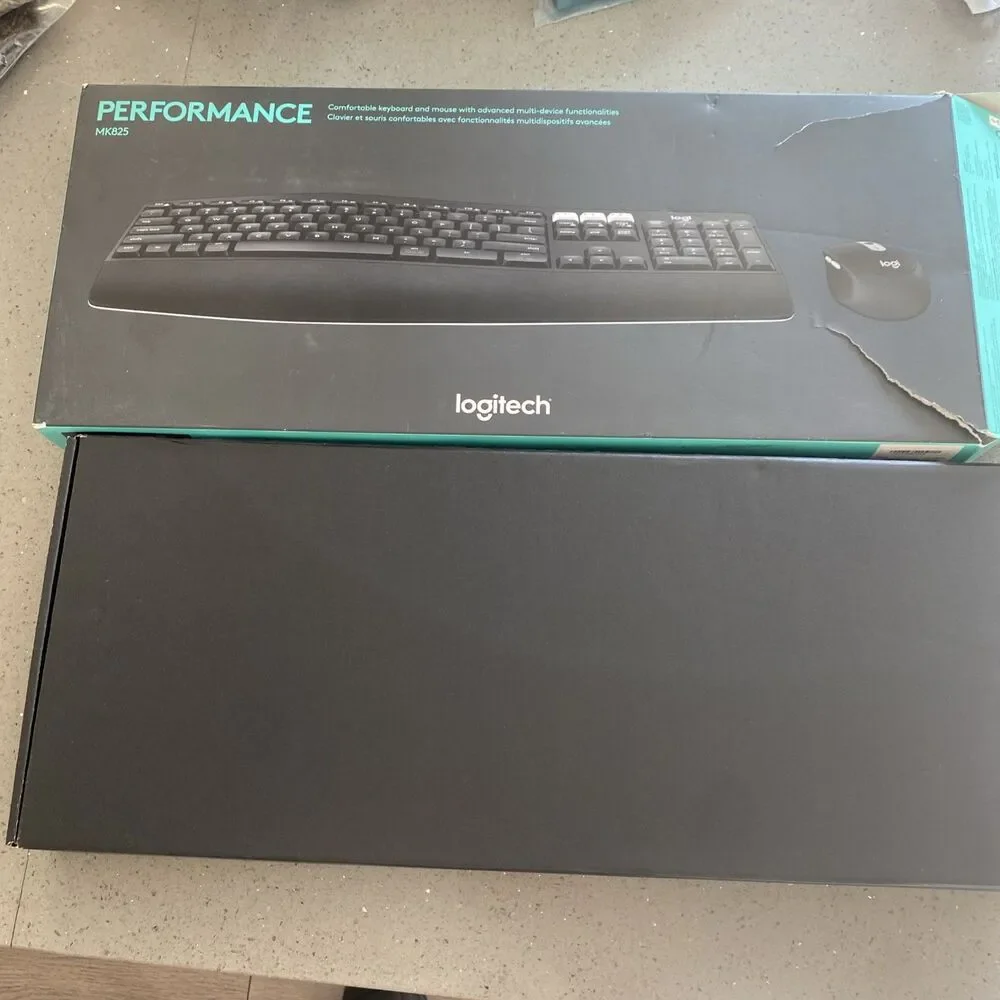 Logitech MK825 Performance Wireless Keyboard (K850) and Mouse (M585) Combo